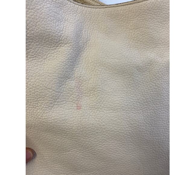 MICHAEL KORS, IVORY PEBBLED LEATHER SHOULDER BAG (ASIS) - Picture 6 of 15